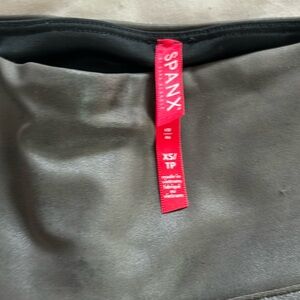 SPANX leggings dark olive. Worn once.